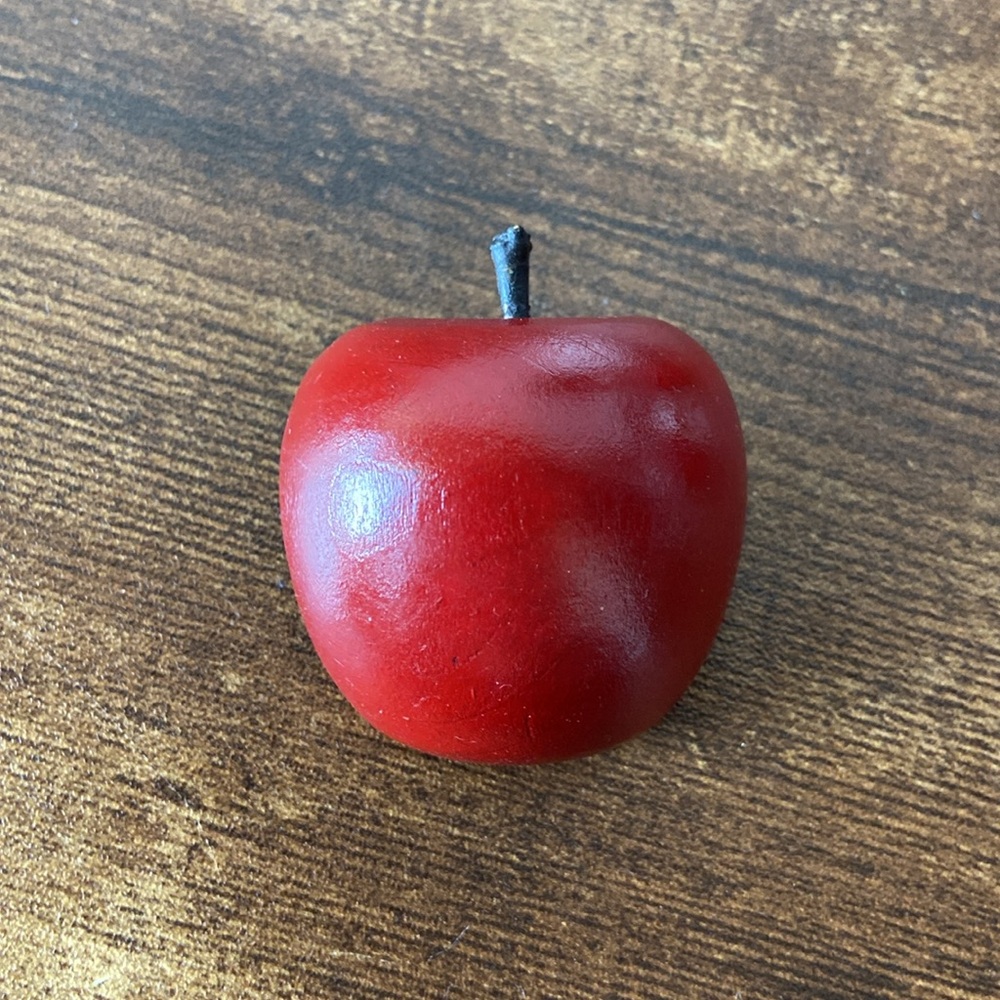 π 2 Handmade Apple Pins & Vintage Box π - Picture 6 of 16